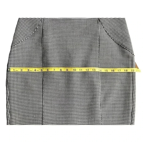 BANANA REPUBLIC HOUNDSTOOTH SKIRT•SIZE 10 PETITE•PREOWNED GREAT CONDITIO… - Picture 6 of 7